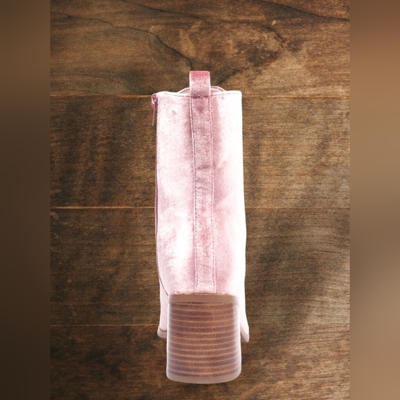 NWT Velvet Grandma Boots - Picture 4 of 5